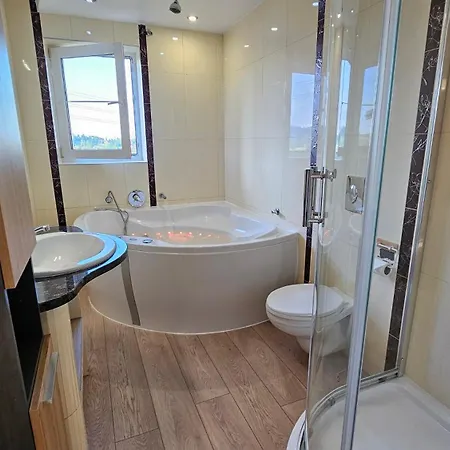 Bukowiański Dworek - Wyciągi, Narciarnia, Kuchnia Bukowina Tatrzańska